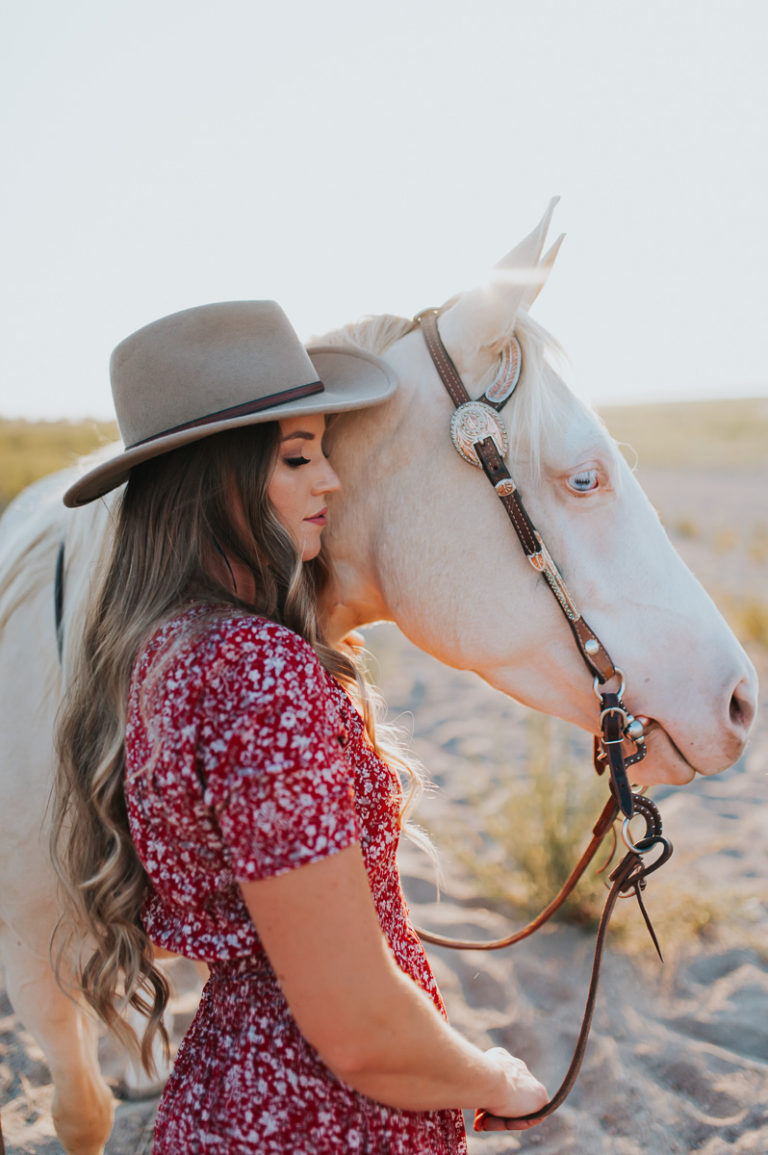 Jessica & Charlie || Pocatello Idaho Equine Photoshoot