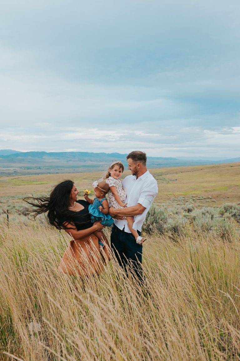Nuzzo Family || Windy family photos in Pocatello Idaho